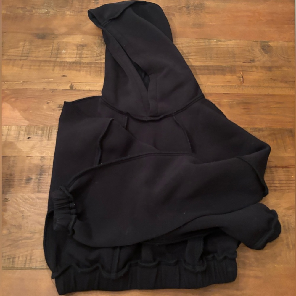 DEVON WINDSOR cropped Black Hoodie